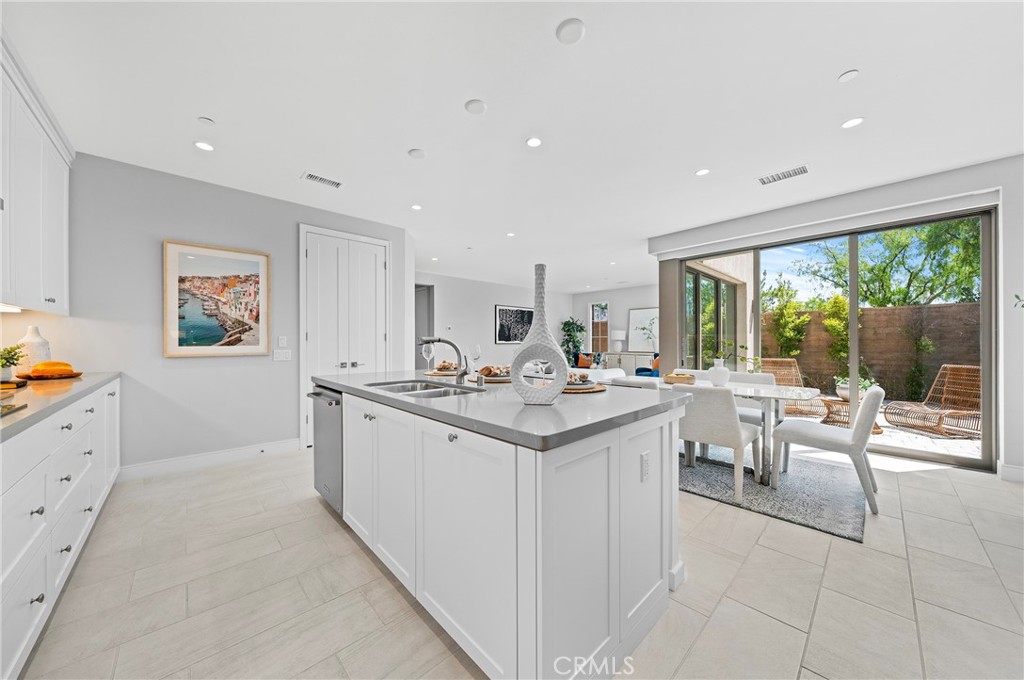 MLS #OC25182658 image #17