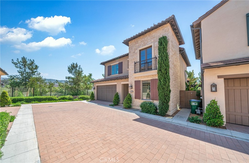 MLS #OC25182658 image #40