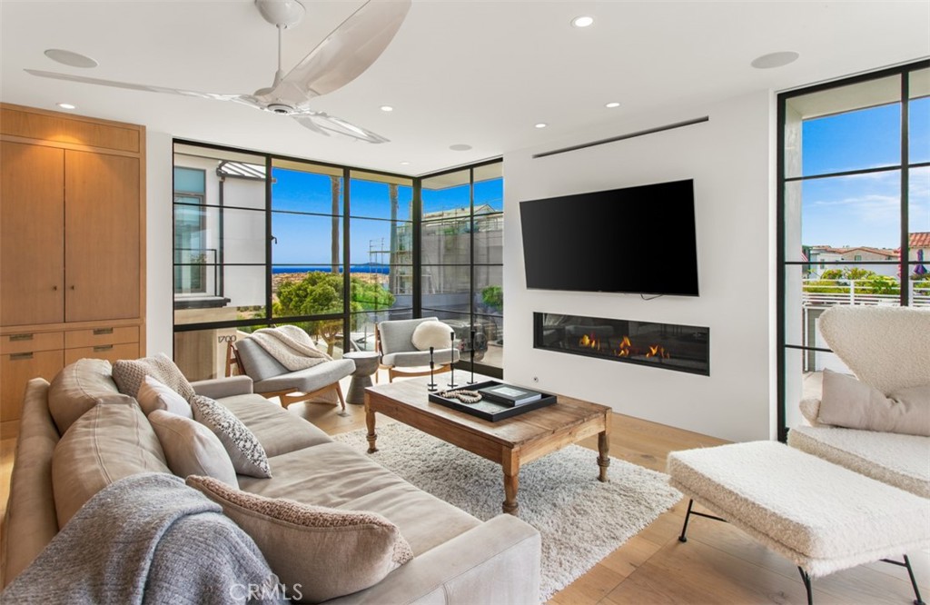 MLS #OC25182686 image #17