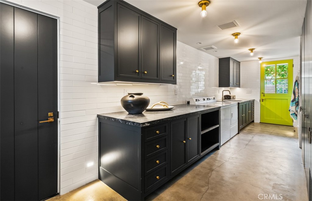 MLS #OC25182686 image #23