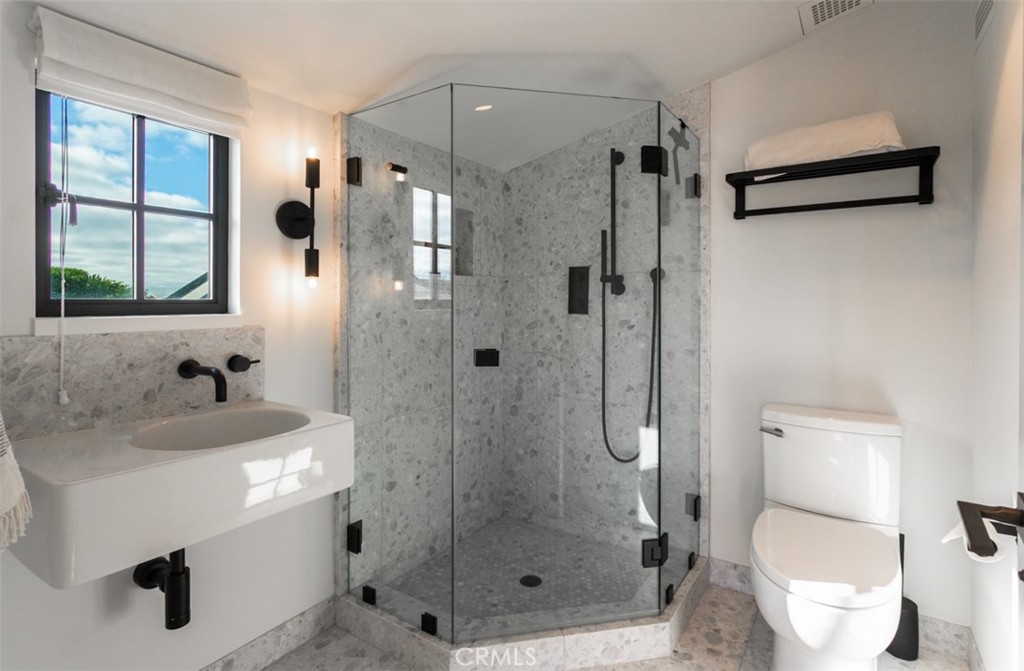 MLS #OC25182686 image #33