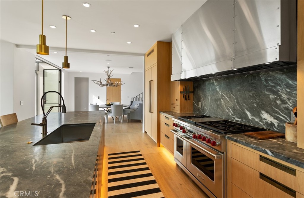 MLS #OC25182686 image #9