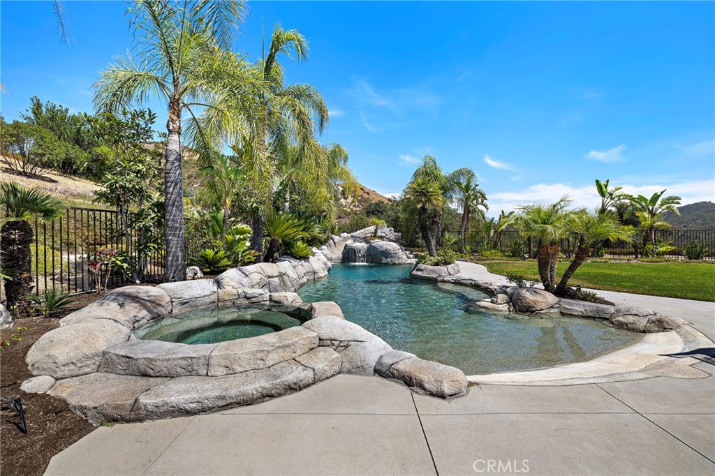 MLS #OC25182725 image #15