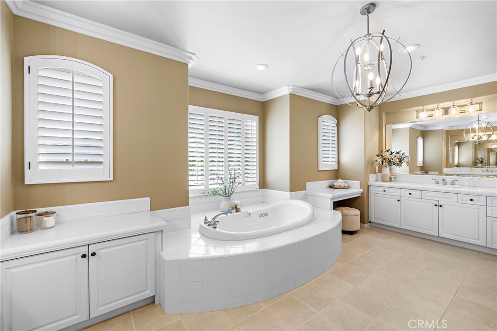 MLS #OC25182725 image #23