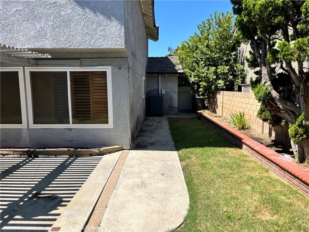 MLS #OC25182739 image #12