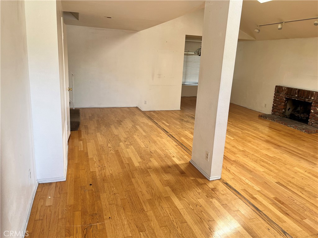 MLS #OC25182739 image #6