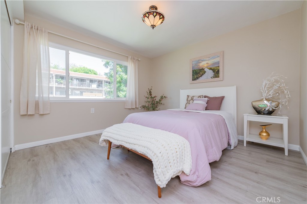 MLS #OC25182948 image #13