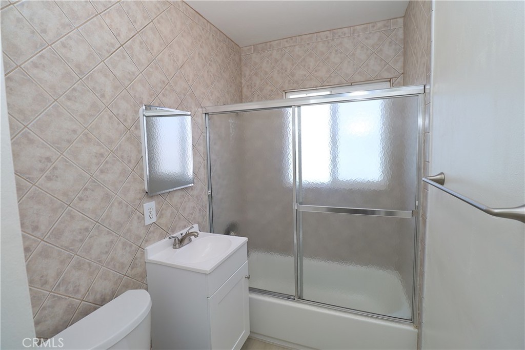 MLS #OC25182995 image #21