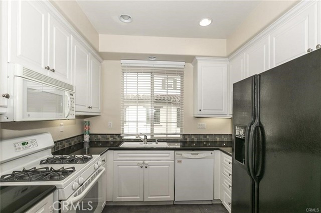 MLS #OC25183087 image #3