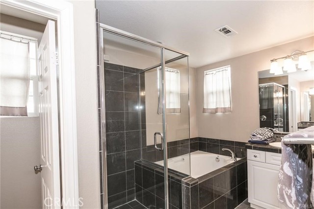 MLS #OC25183087 image #8