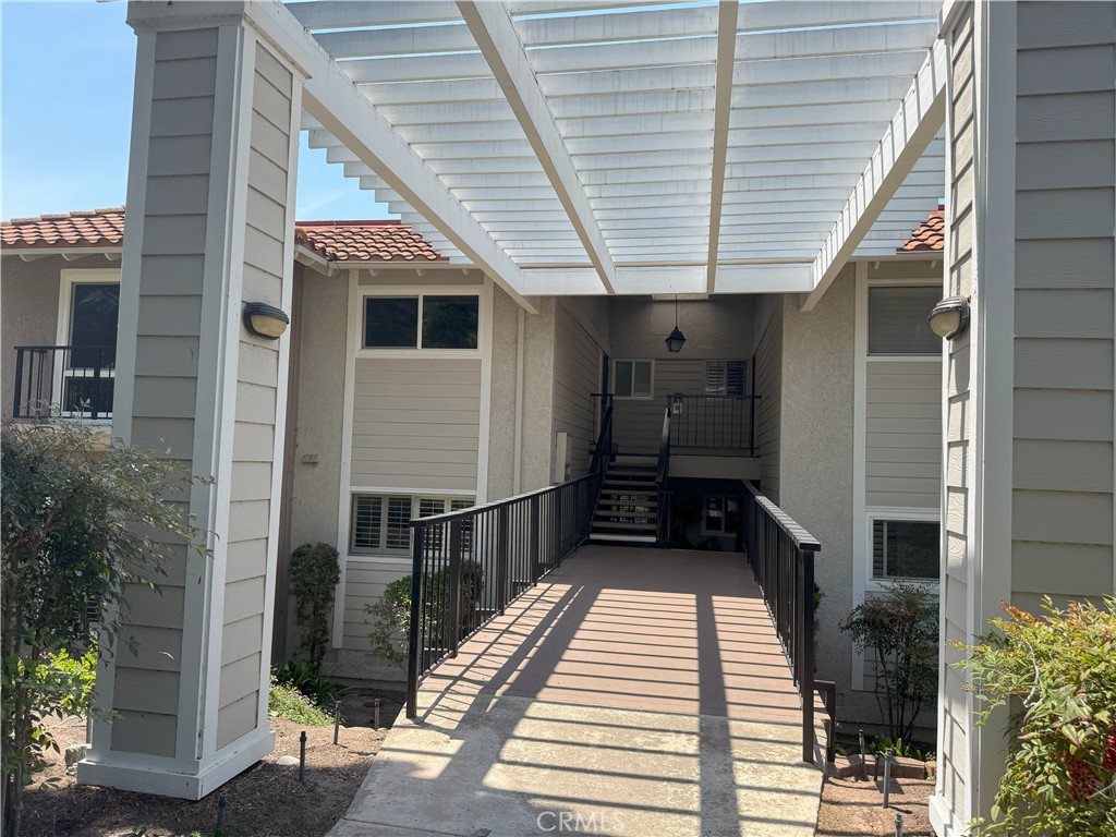 MLS #OC25183196 image #1