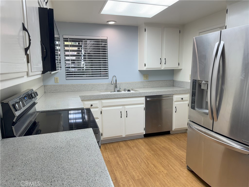 MLS #OC25183196 image #6