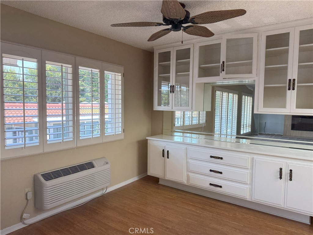 MLS #OC25183196 image #8