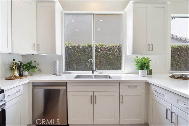 MLS #OC25183212 image #11