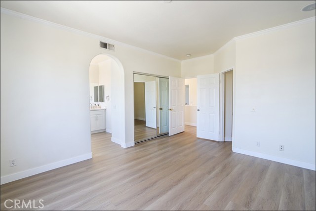 MLS #OC25183212 image #22