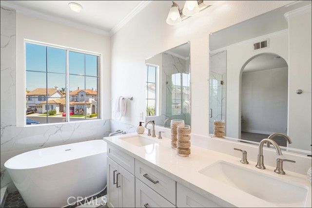 MLS #OC25183212 image #26