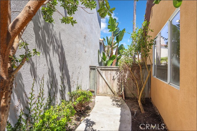 MLS #OC25183212 image #34