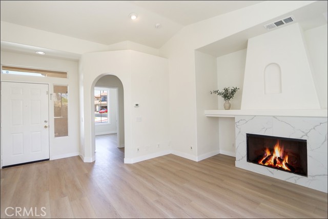 MLS #OC25183212 image #4