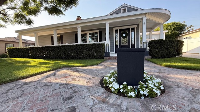 MLS #OC25183278 image #1