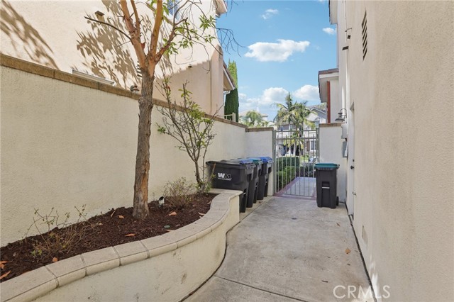 MLS #OC25183297 image #43