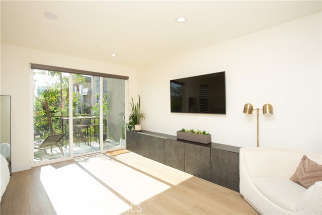 MLS #OC25183304 image #10
