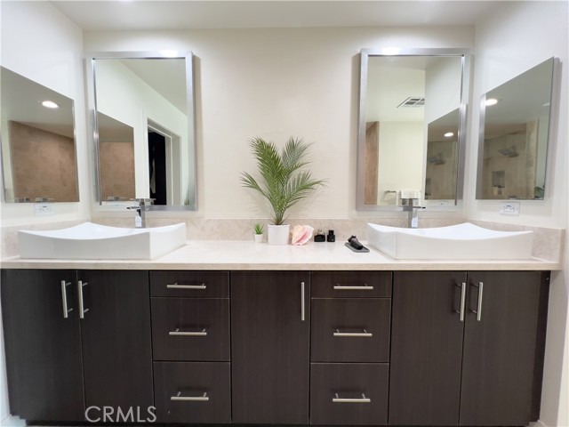 MLS #OC25183304 image #12