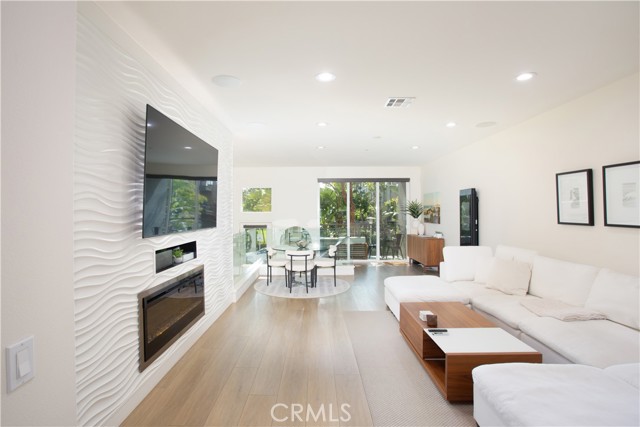 MLS #OC25183304 image #5