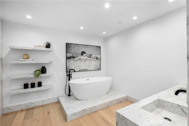 MLS #OC25183375 image #4
