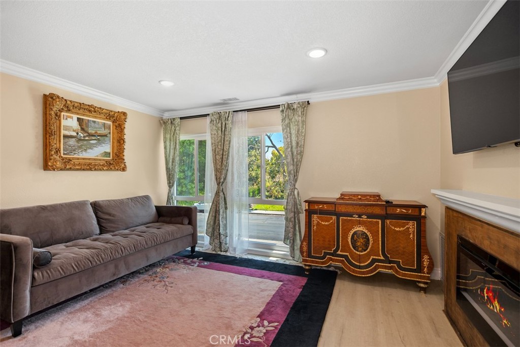 MLS #OC25183941 image #11