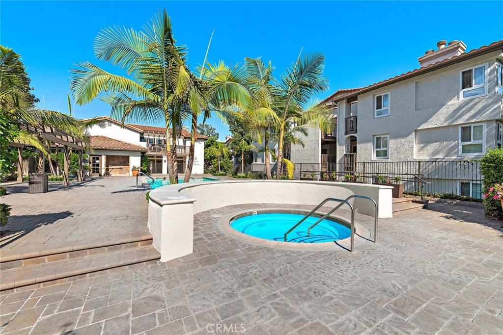 MLS #OC25183961 image #24