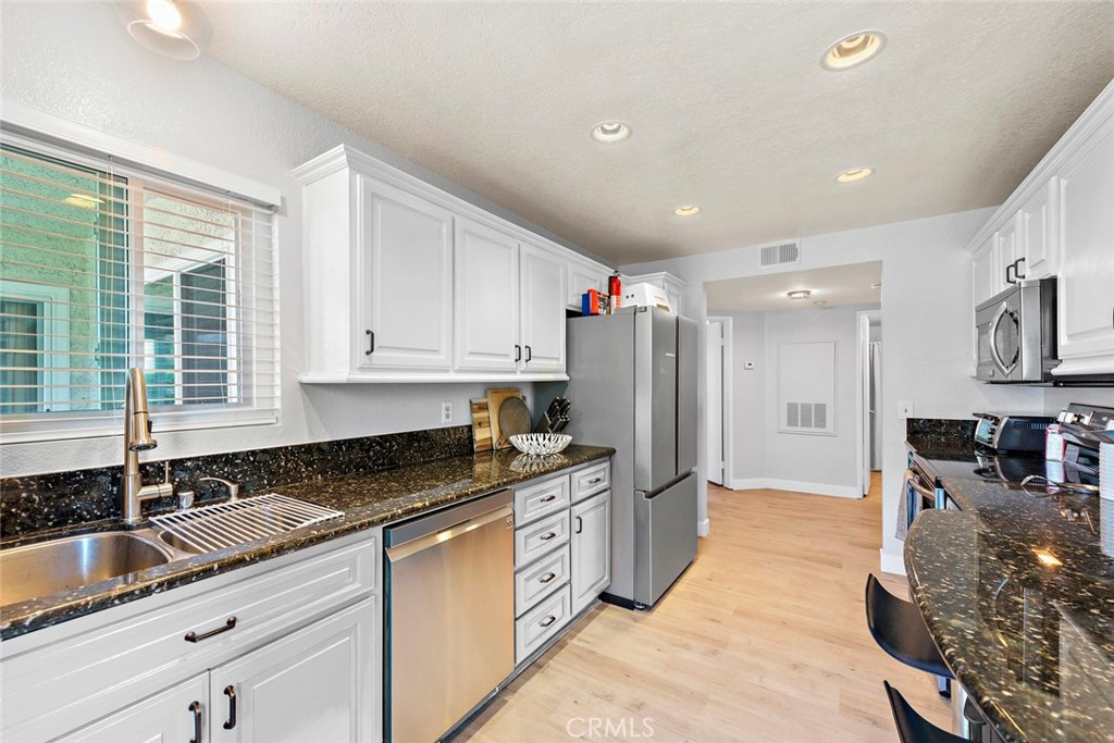 MLS #OC25183961 image #26