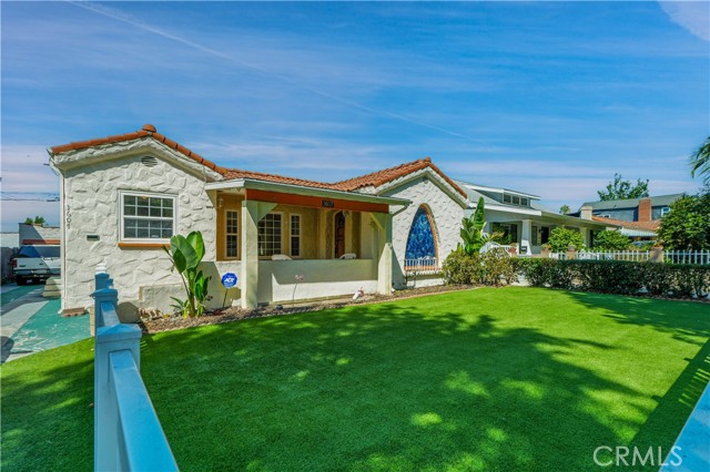 MLS #OC25184393 image #1