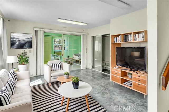 MLS #OC25184393 image #30