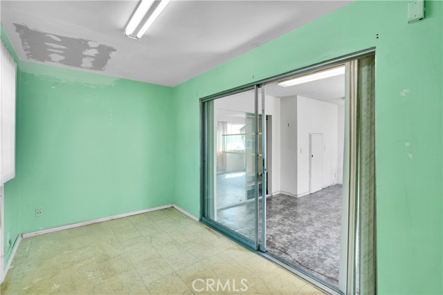 MLS #OC25184393 image #33