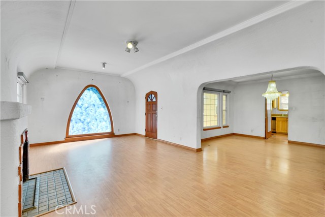 MLS #OC25184393 image #5