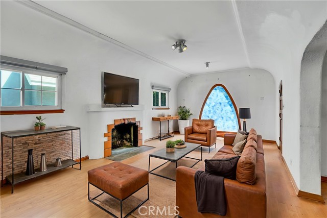 MLS #OC25184393 image #6