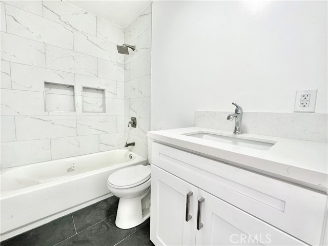 MLS #OC25184435 image #23