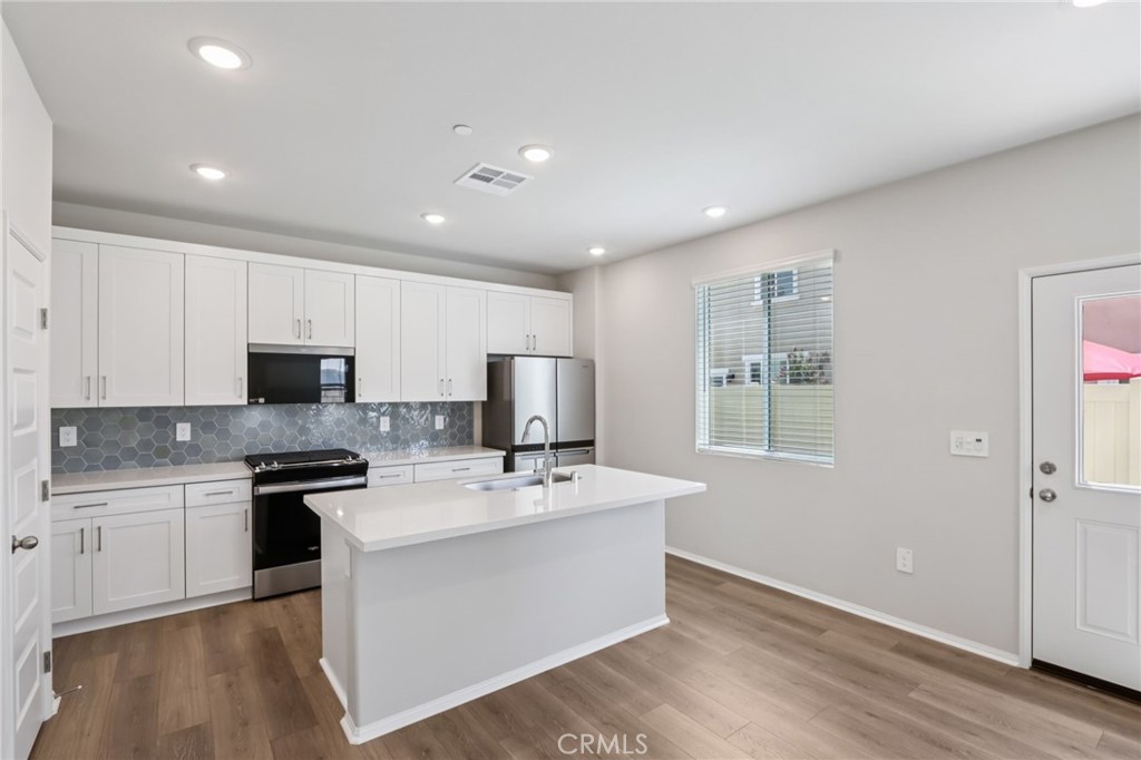 MLS #OC25184550 image #10