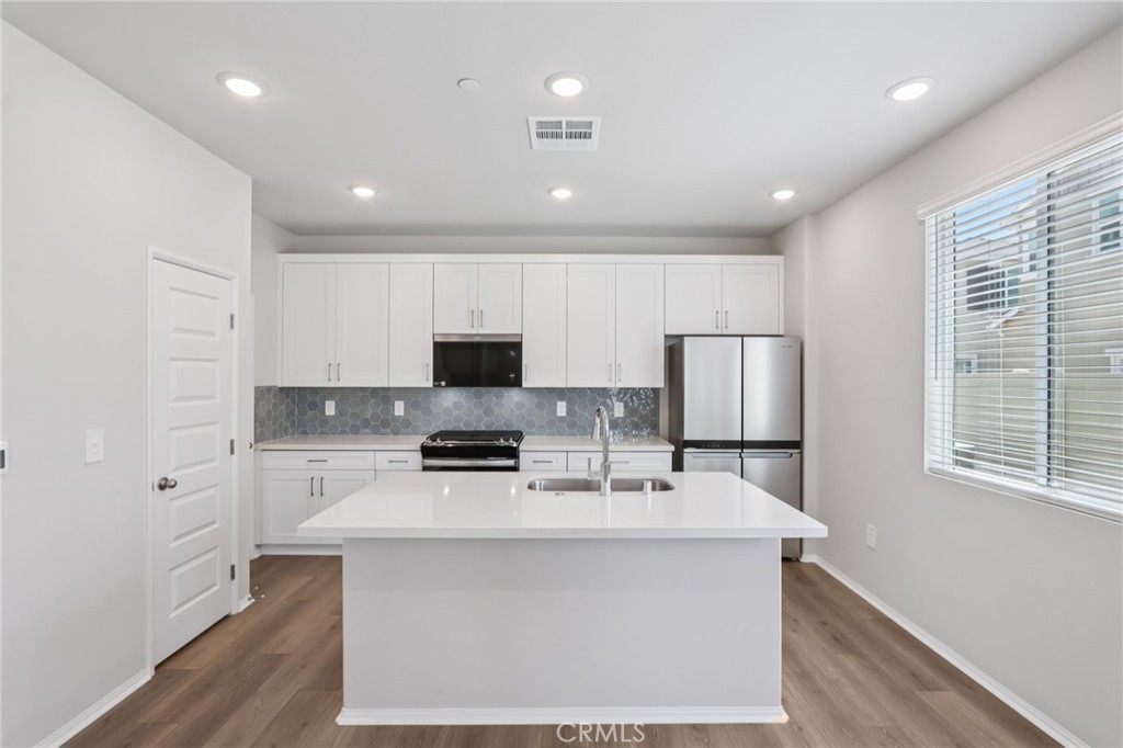 MLS #OC25184550 image #11