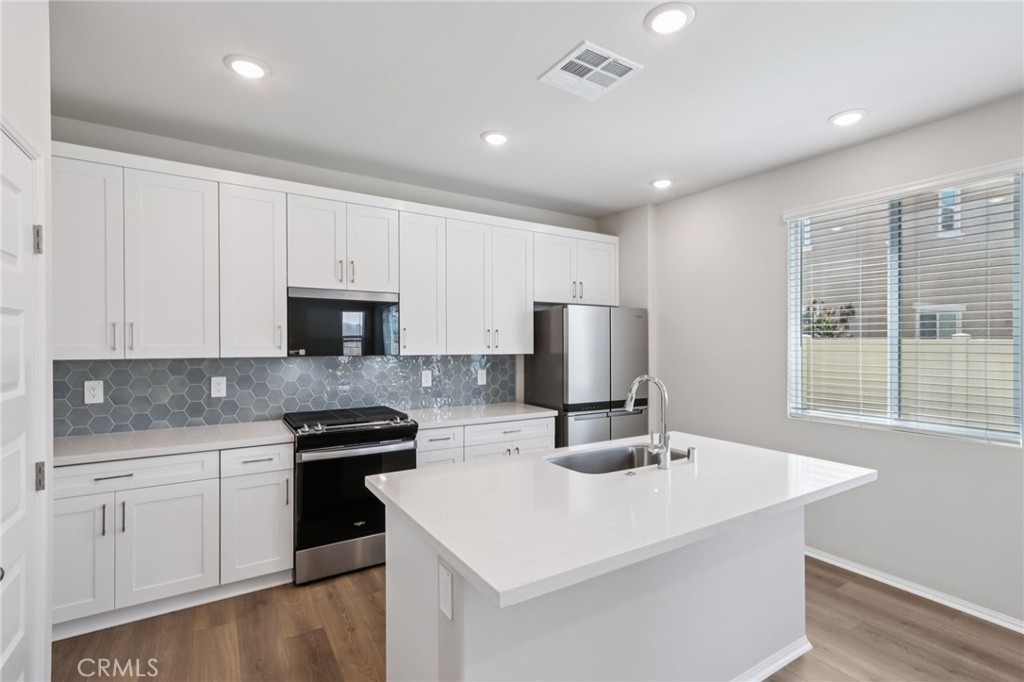 MLS #OC25184550 image #12