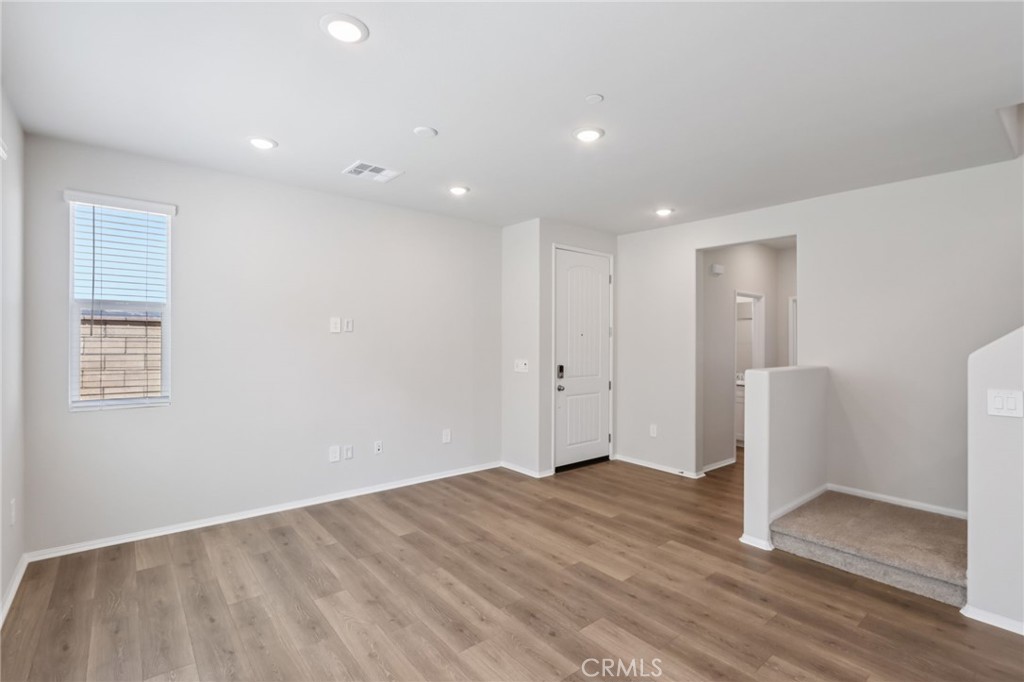 MLS #OC25184550 image #4