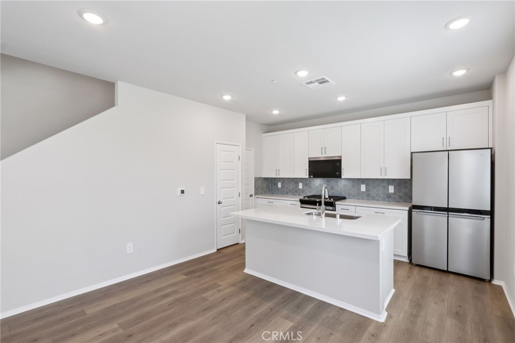 MLS #OC25184550 image #9