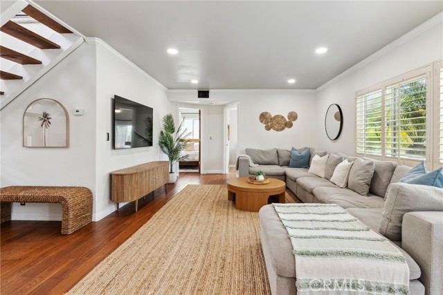 MLS #OC25184812 image #2