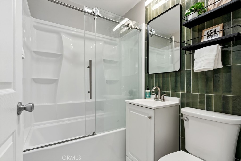 MLS #OC25184846 image #16