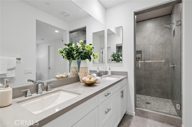 MLS #OC25185131 image #14