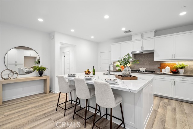 MLS #OC25185131 image #9