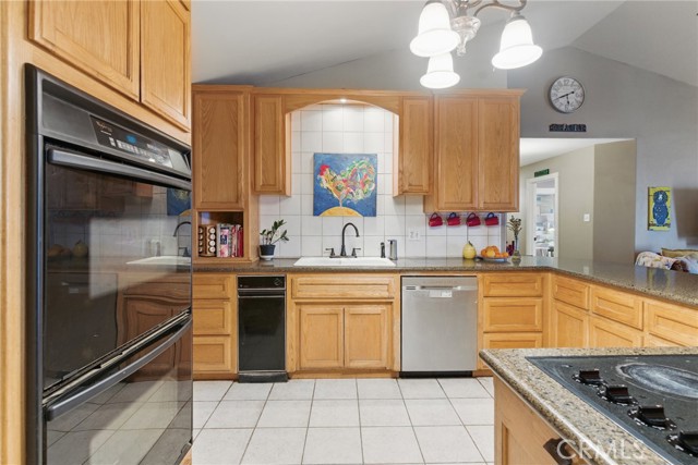 MLS #OC25185332 image #18