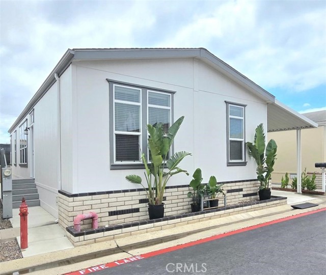 MLS #OC25185347 image #1