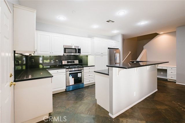 MLS #OC25185408 image #5