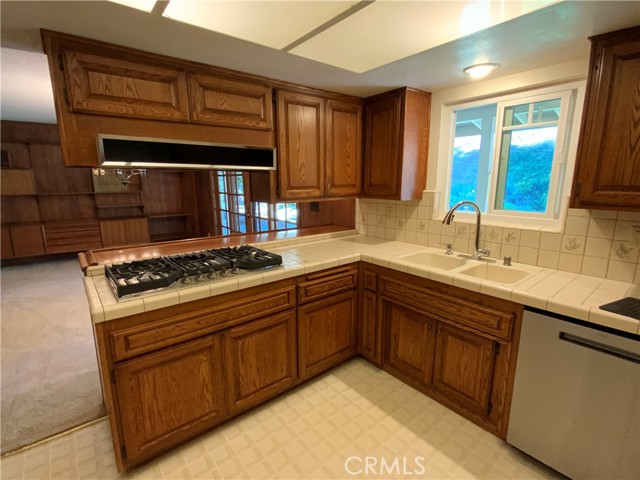 MLS #OC25185418 image #16